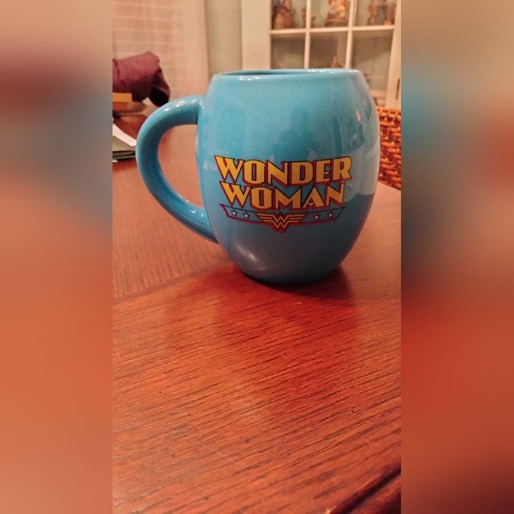 DC Comics Wonder Woman Mug - Picture 2 of 4